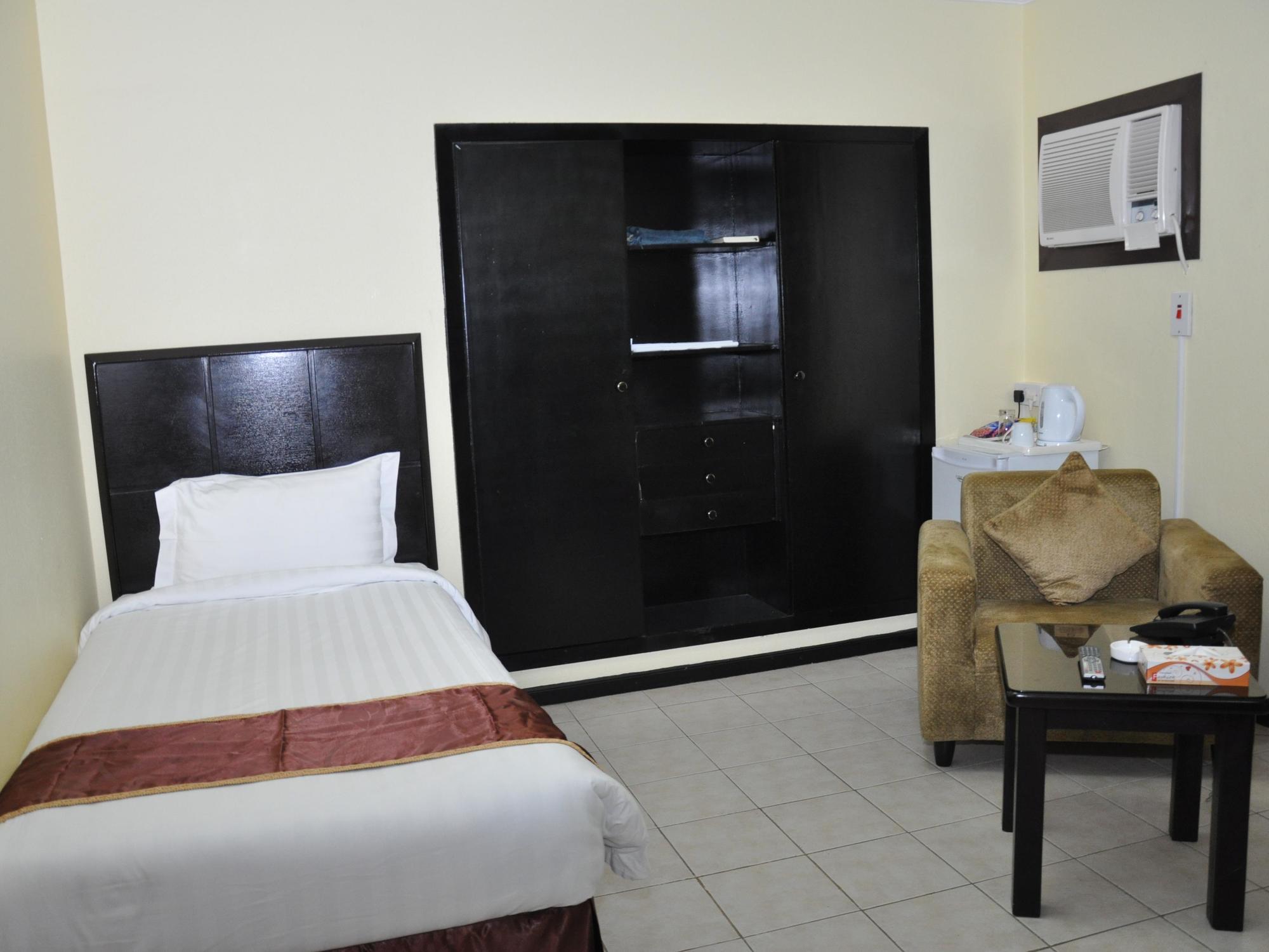 Oyo 411 Moon Hotel Νταμάμ Εξωτερικό φωτογραφία